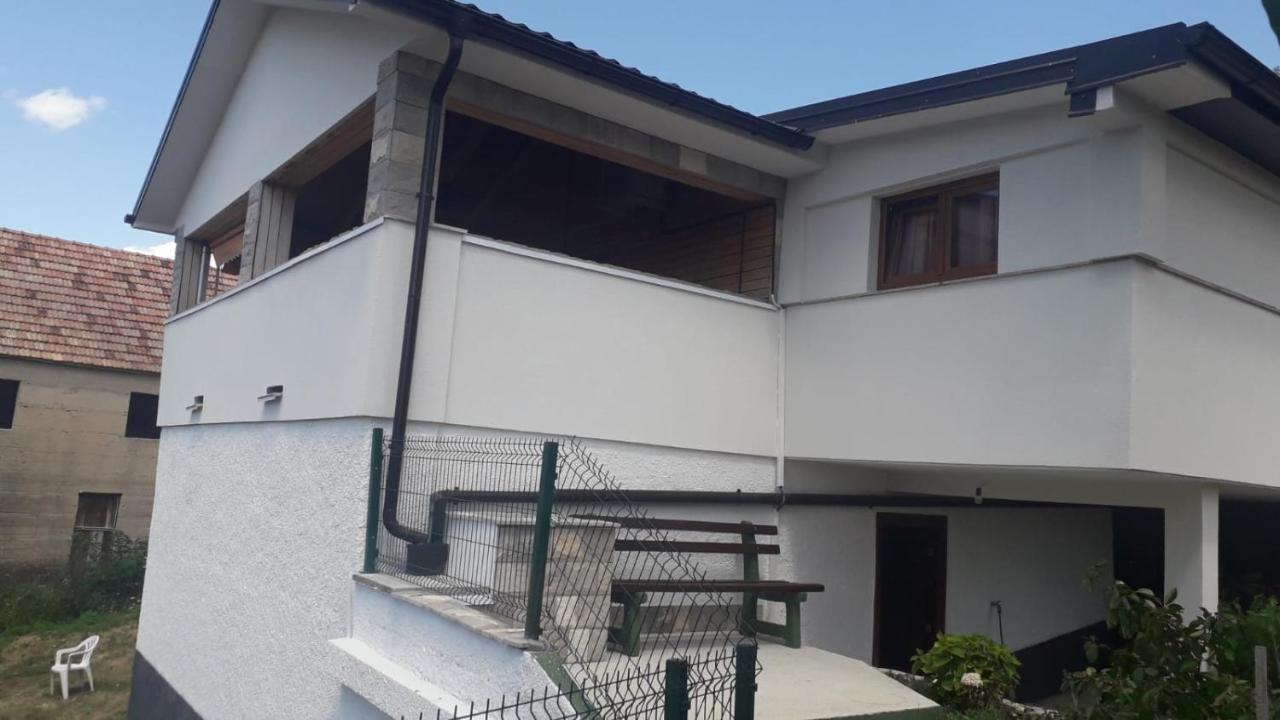 Вилла Weekend House Petar Lusnic Экстерьер фото